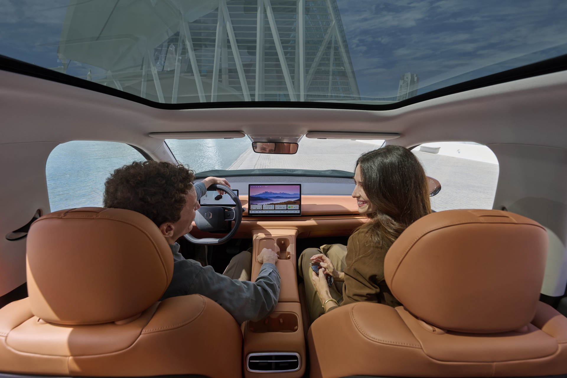 Interior del LEAPMOTOR C10 REEV con un diseño moderno y confortable.