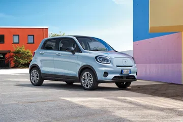 El Leapmotor T03 es ideal para la ciudad, destacando en eficiencia y diseño.
