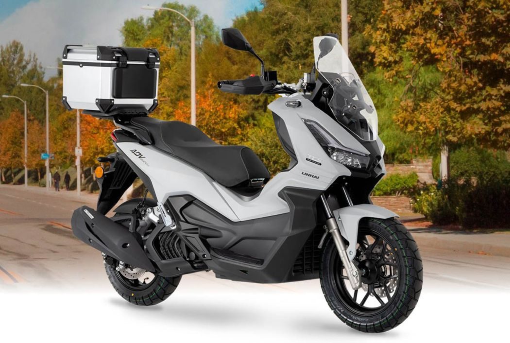 La Linhai ADV Buck 125 destaca por su diseño urbano y funcional, ideal para la movilidad diaria.