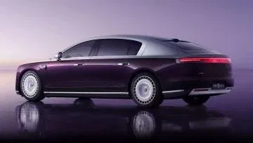 Vista trasera y lateral del Maextro S800, un coche que desafía la elite del lujo. Vista trasera y lateral del Maextro S800, un coche que desafía la elite del lujo.