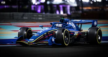 Monoplaza de F1 mostrando el nuevo reglamento para 2026, con un diseño aerodinámico.