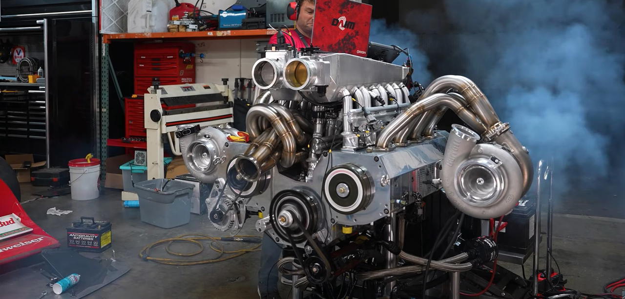 El único motor de 12 rotores del planeta está vivo, y necesitas escucharlo rugir. El único motor de 12 rotores del planeta está vivo, y necesitas escucharlo rugir.