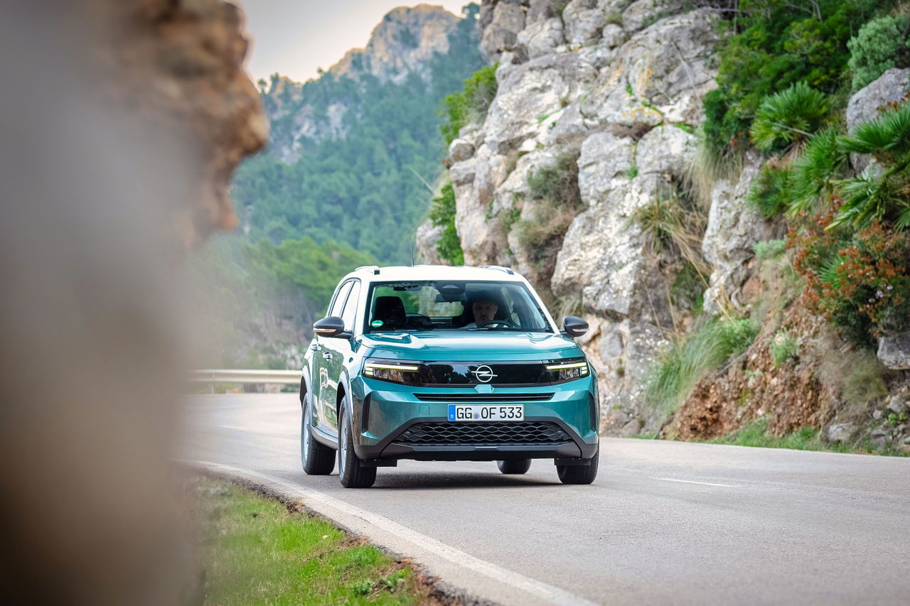 Opel Frontera en su versión básica, un SUV asequible y funcional.