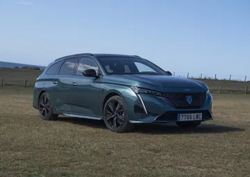 Peugeot 308 SW 2024, diseño moderno y eficiente que redefine el segmento familiar.