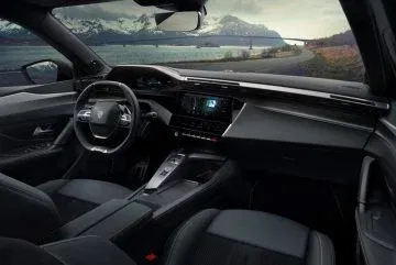 Interior moderno y tecnológico con acabados de calidad. Perfecto para viajes confortables. Interior moderno y tecnológico con acabados de calidad. Perfecto para viajes confortables.