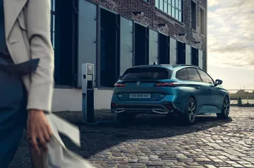 El Peugeot 308 SW 2024 destaca por su diseño elegante y versatilidad.