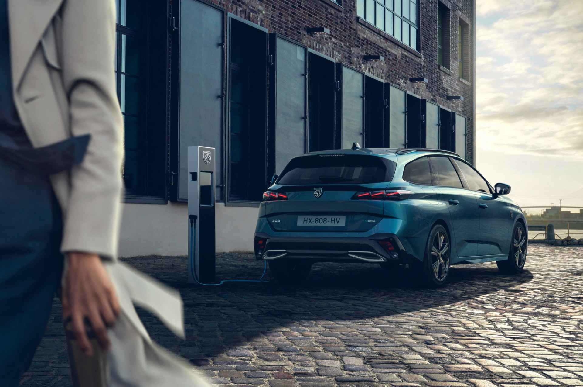 El Peugeot 308 SW 2024 destaca por su diseño elegante y versatilidad.