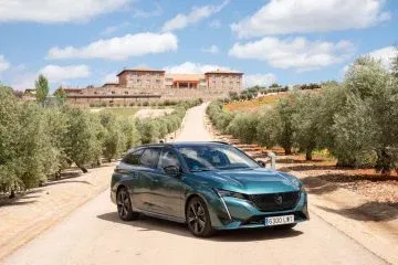 Nuevo Peugeot 308 SW 2024, diseño moderno y aerodinámico. Nuevo Peugeot 308 SW 2024, diseño moderno y aerodinámico.