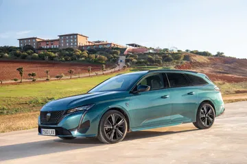 El Peugeot 308 SW 2024 combina diseño moderno con gran funcionalidad.