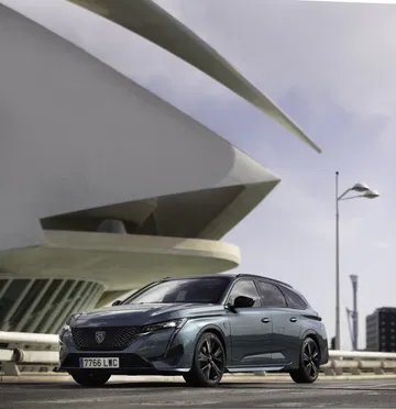 El Peugeot 308 SW 2024 combina elegancia y eficiencia, con líneas modernas y un interior optimizado.