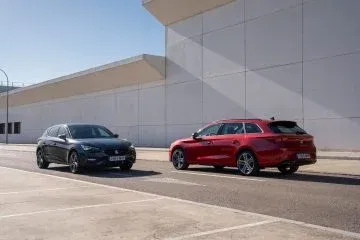 El SEAT León e-Hybrid destaca por su diseño deportivo y funcionalidad. El SEAT León e-Hybrid destaca por su diseño deportivo y funcionalidad.