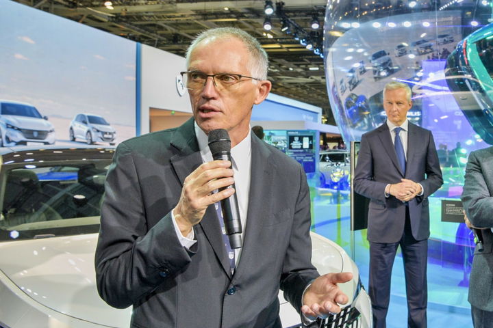 Imagen de archivo de Carlos Tavares en París. Carlos Tavares expone su visión sobre la industria automotriz en París.