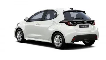 Vista lateral y trasera del Toyota Yaris Business Plus 2025. Vista lateral y trasera del Toyota Yaris Business Plus 2025.