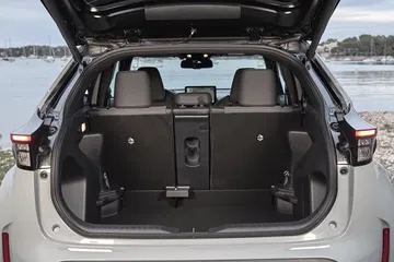 Amplio maletero del Toyota Yaris Cross, ideal para aventuras urbanas y escapadas. Amplio maletero del Toyota Yaris Cross, ideal para aventuras urbanas y escapadas.