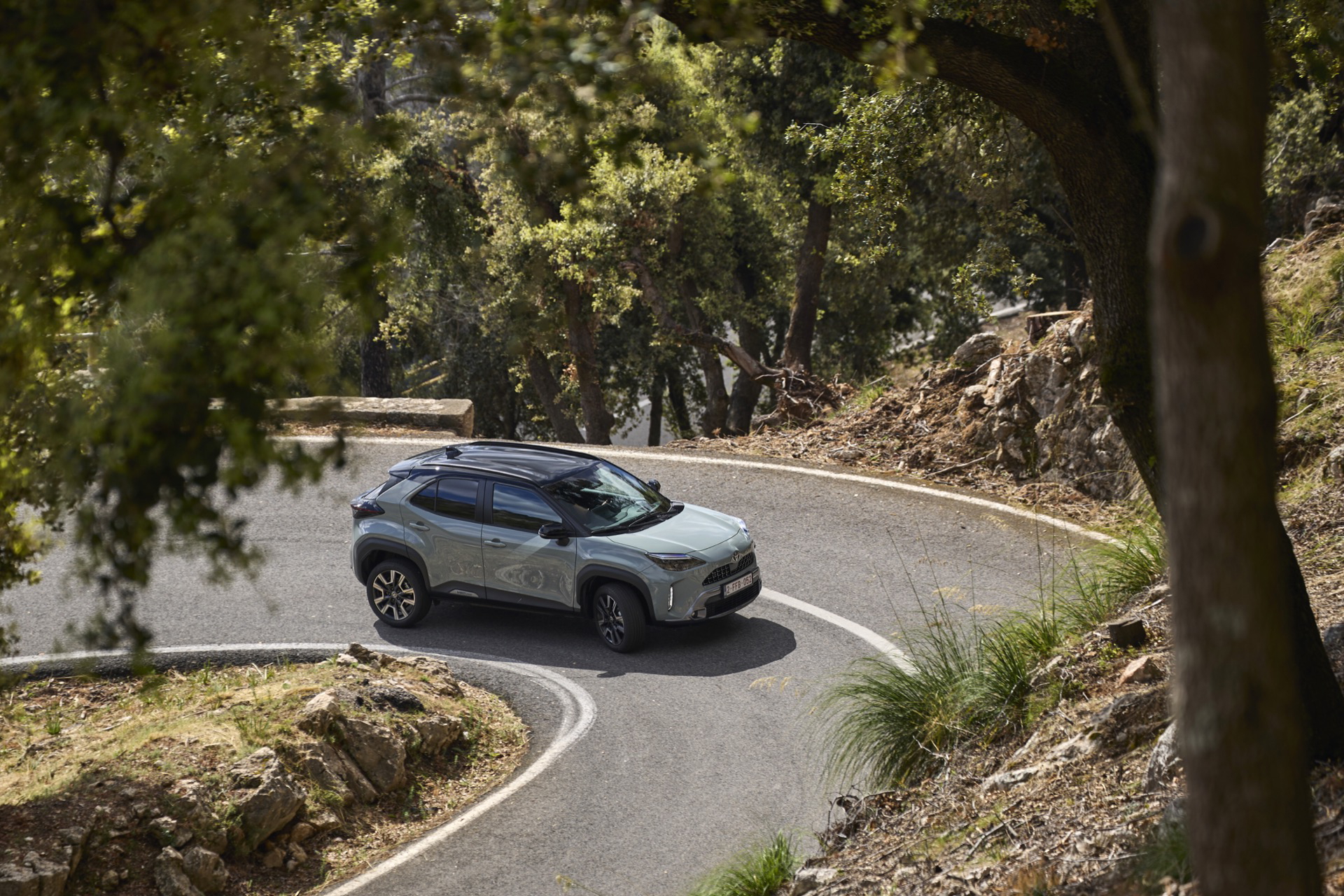 El Toyota Yaris Cross 2024 muestra un diseño dinámico y versátil para la aventura.