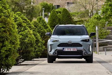 El Toyota Yaris Cross 2024 destaca por su diseño atractivo y robusto.