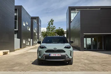 El Toyota Yaris Cross 4x4 destaca por su diseño contemporáneo y robusto.