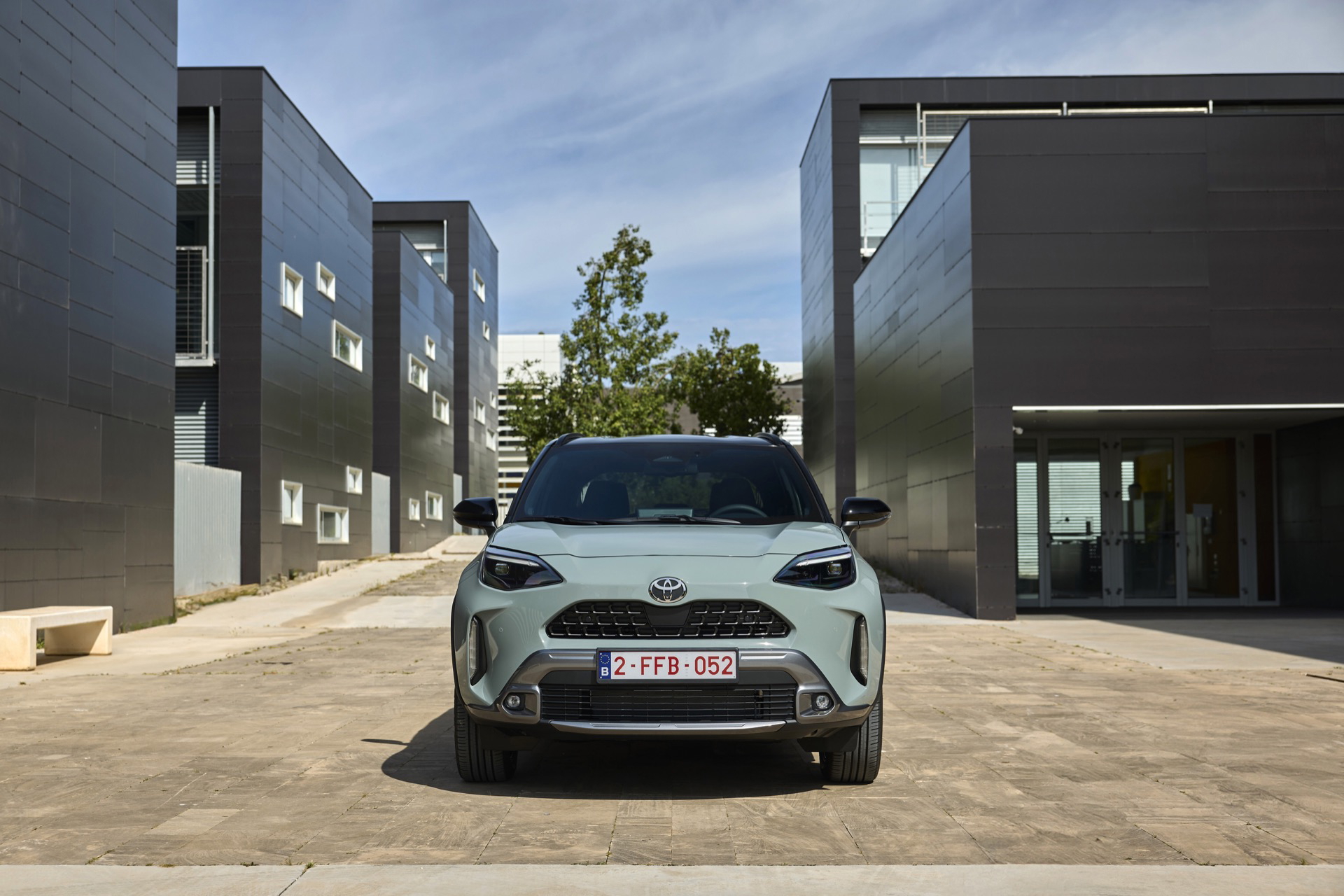 El Toyota Yaris Cross 4x4 destaca por su diseño contemporáneo y robusto.