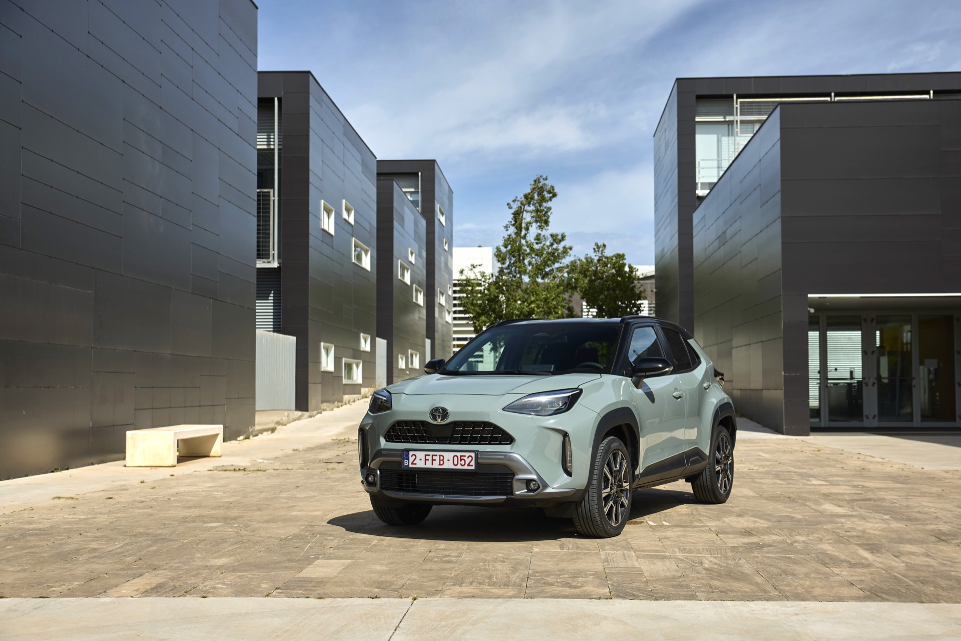 El Toyota Yaris Cross 4x4 combina elegancia y funcionalidad en un SUV compacto.