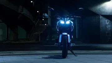 La nueva Yamaha MT-125 destaca por su diseño moderno y agresivo, ideal para la ciudad.
