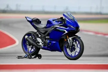 La Yamaha R3 2025 destaca por su diseño aerodinámico y rendimiento sobresaliente. La Yamaha R3 2025 destaca por su diseño aerodinámico y rendimiento sobresaliente.