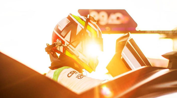 Matteo Cairoli en la Lamborghini Squadra Corse, listo para la competencia.