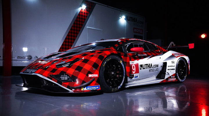 El Lamborghini Huracán GT3 de Pfaff Motorsports destaca por su atractivo diseño y colores emblemáticos.