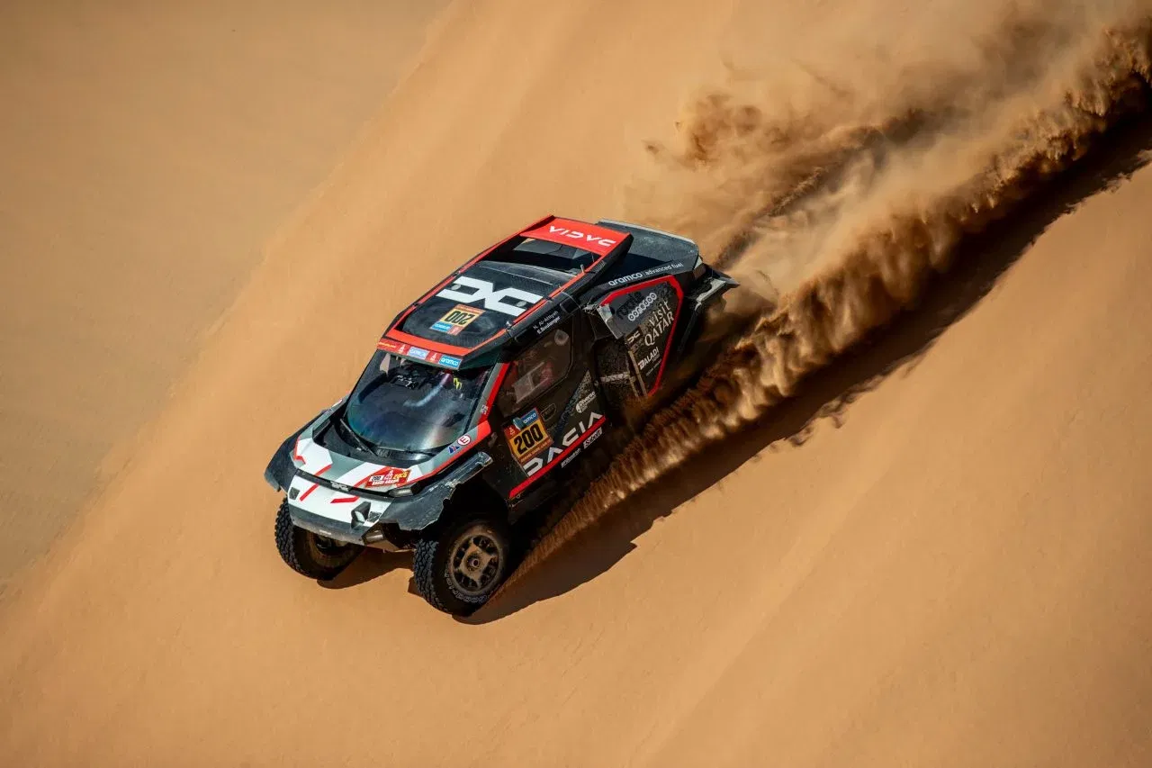 Nasser Al-Attiyah y Boulanger Edouard en el Rally Dakar 2025 Nasser Al-Attiyah y Boulanger Edouard en el Rally Dakar 2025