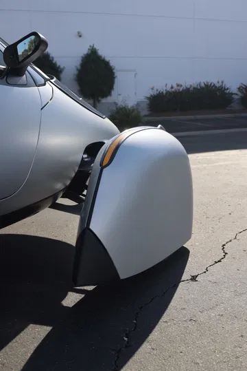 Primeros detalles del innovador Aptera, un vehículo que se carga con energía solar.