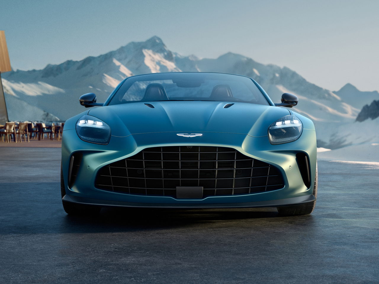 Aston Martin Vantage Roadster, elegante diseño con detalles aerodinámicos.