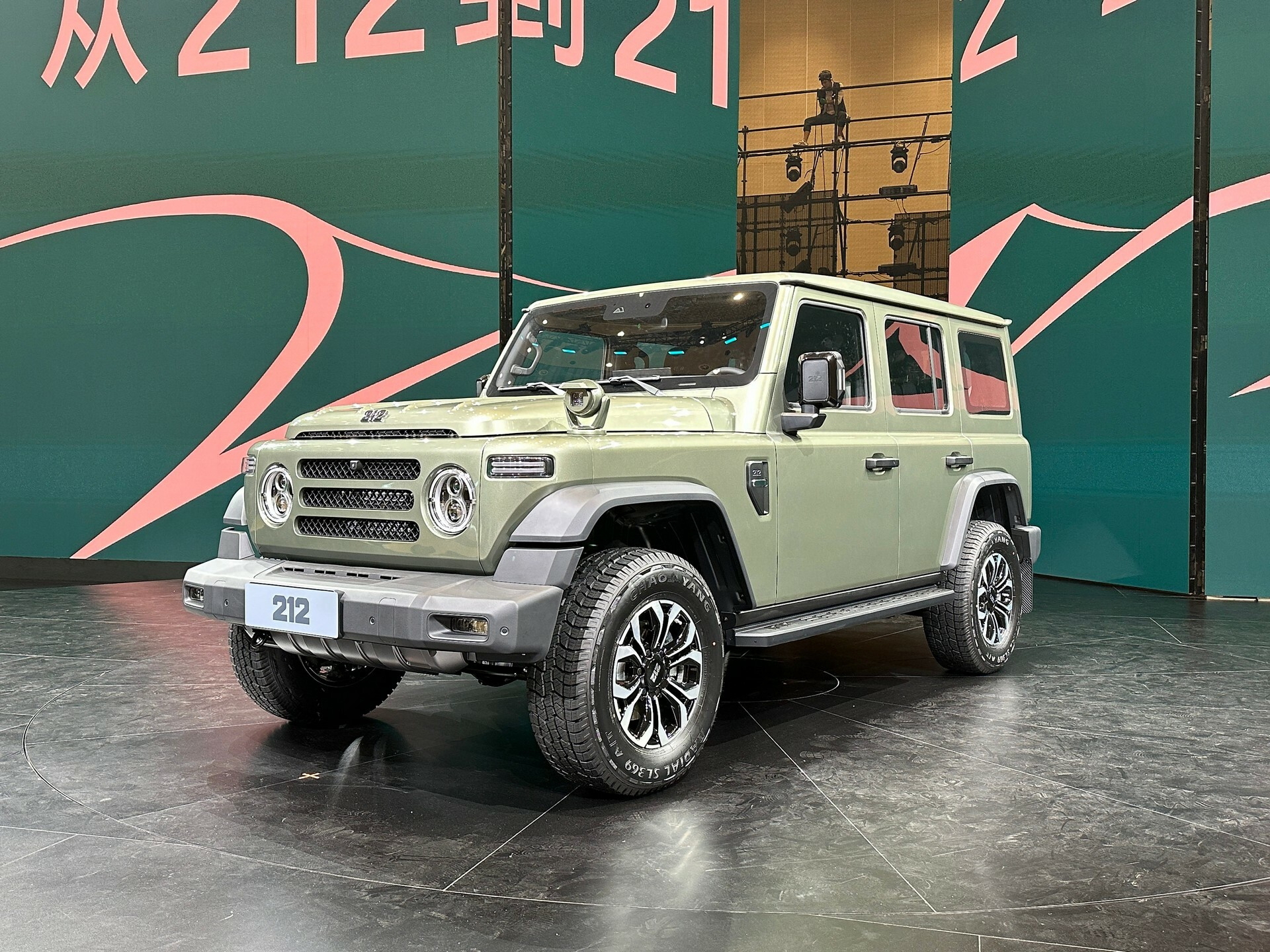 Parece un Toyota Land Cruiser clásico, pero es un todoterreno compacto ideal para España.