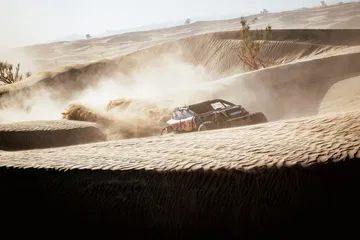 Carlos Sainz y Lucas Cruz abandonan por accidente en el Dakar 2025.