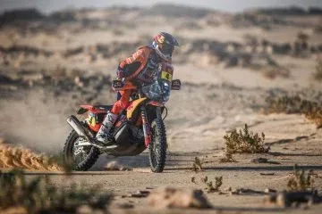 Daniel Sanders (AUS) for Red Bull KTM Factory Racing races during stage 9 of Rally Dakar 2025 from RIYADH to HARADH, Saudi Arabia on January 14, 2025. // Flavien Duhamel / Red Bull Content Pool // SI202501140049 // Usage for editorial use only //