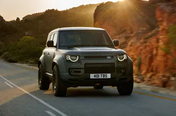 Defender Octa: potente y versátil, redefine el 4x4 extremo.