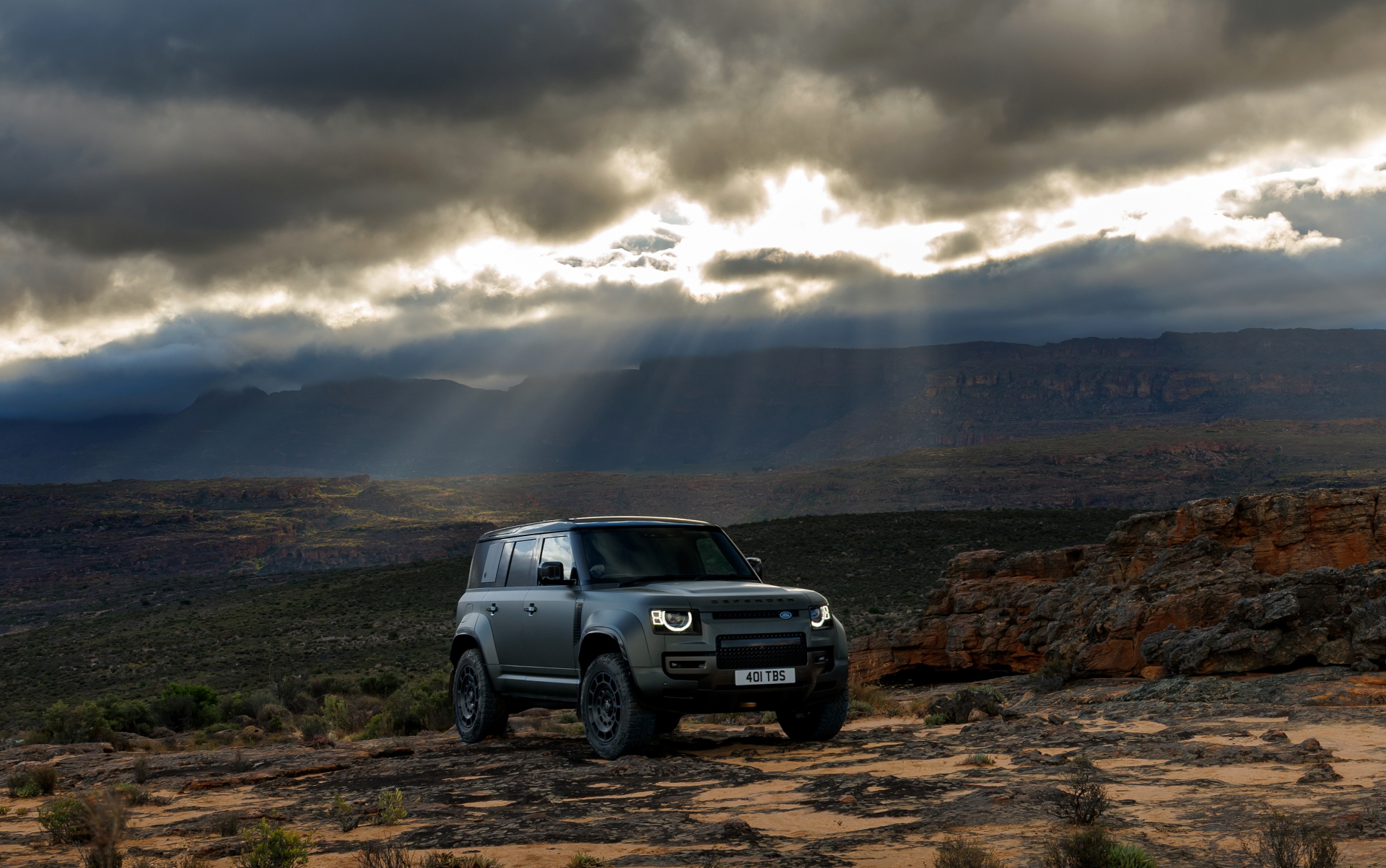 Defender Octa, con motor BMW de 635 CV, redefine el 4x4 extremo.