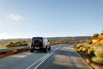 Defender Octa, un todoterreno que conquista cualquier terreno con su potencia.