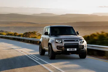 Defender Octa, imparable en todoterreno con motor BMW de 635 CV.