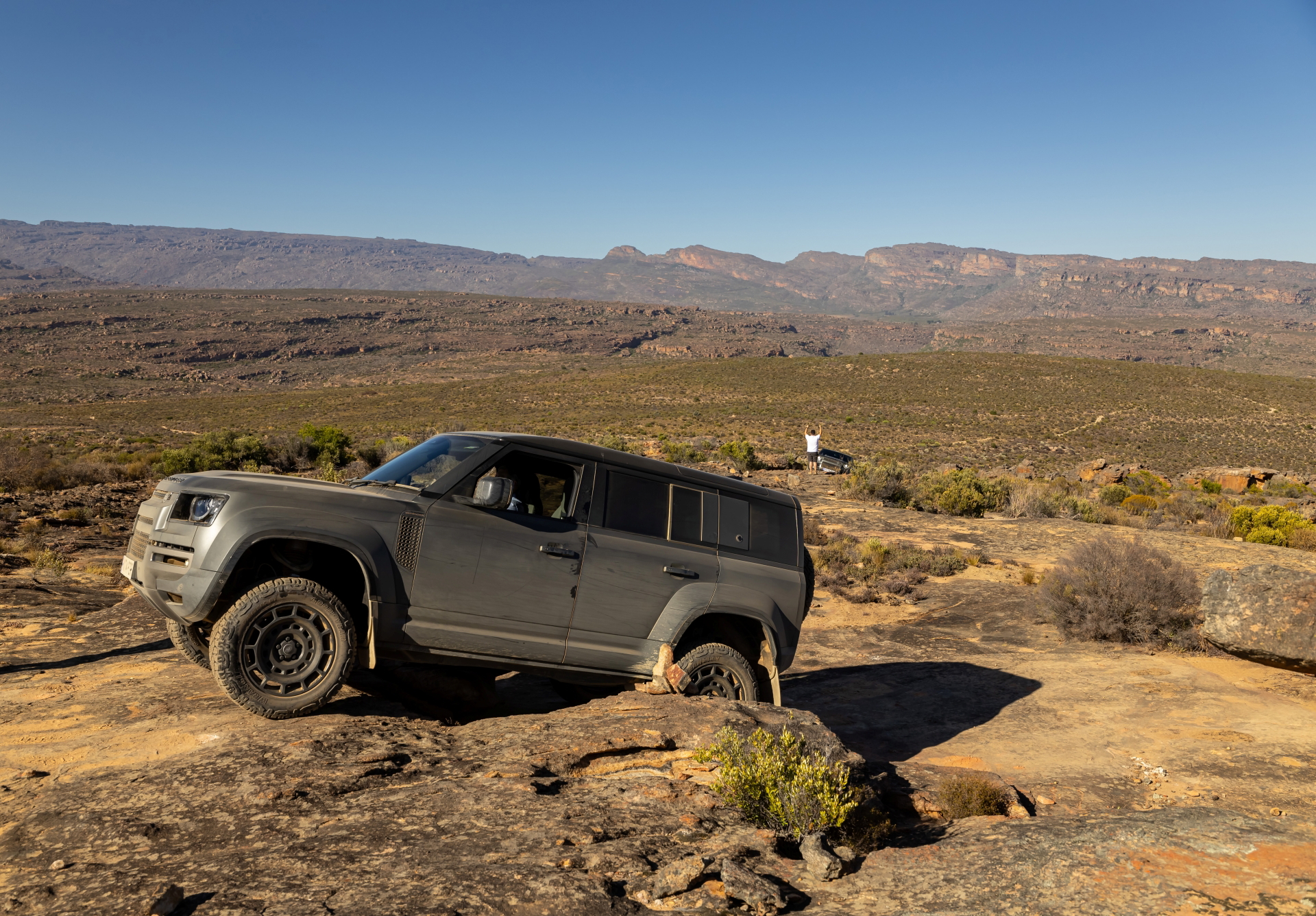 El Defender Octa, imparable en todoterreno, con motor BMW de 635 CV.