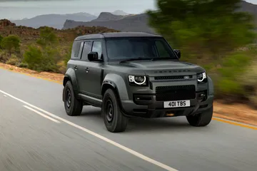 Defender Octa combina un diseño robusto con capacidades todoterreno excepcionales.