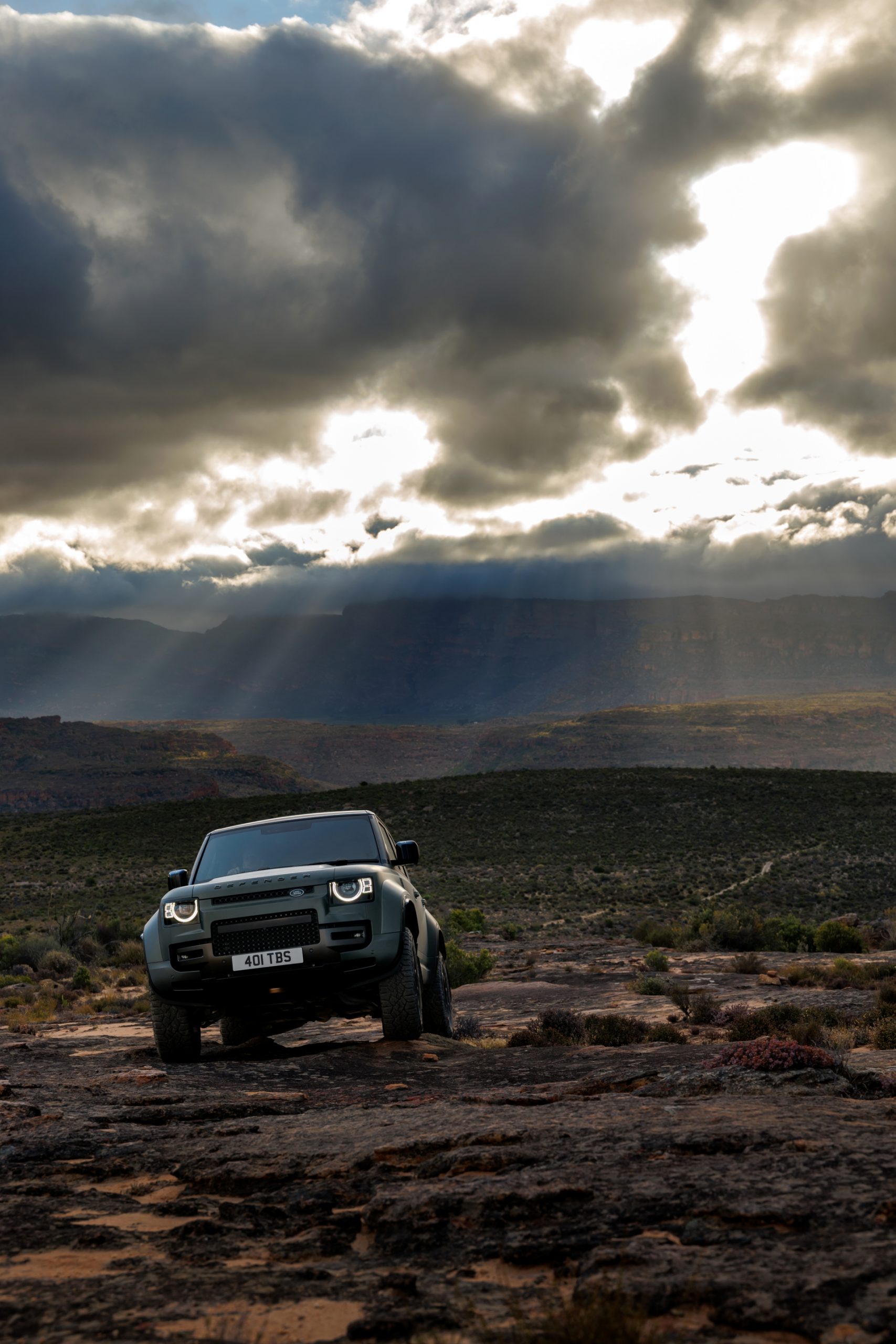 Defender Octa, imparable en todoterreno con motor BMW de 635 CV.