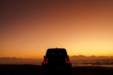 El Defender Octa destaca por su robustez y motor BMW, ideal para el 4x4 extremo.