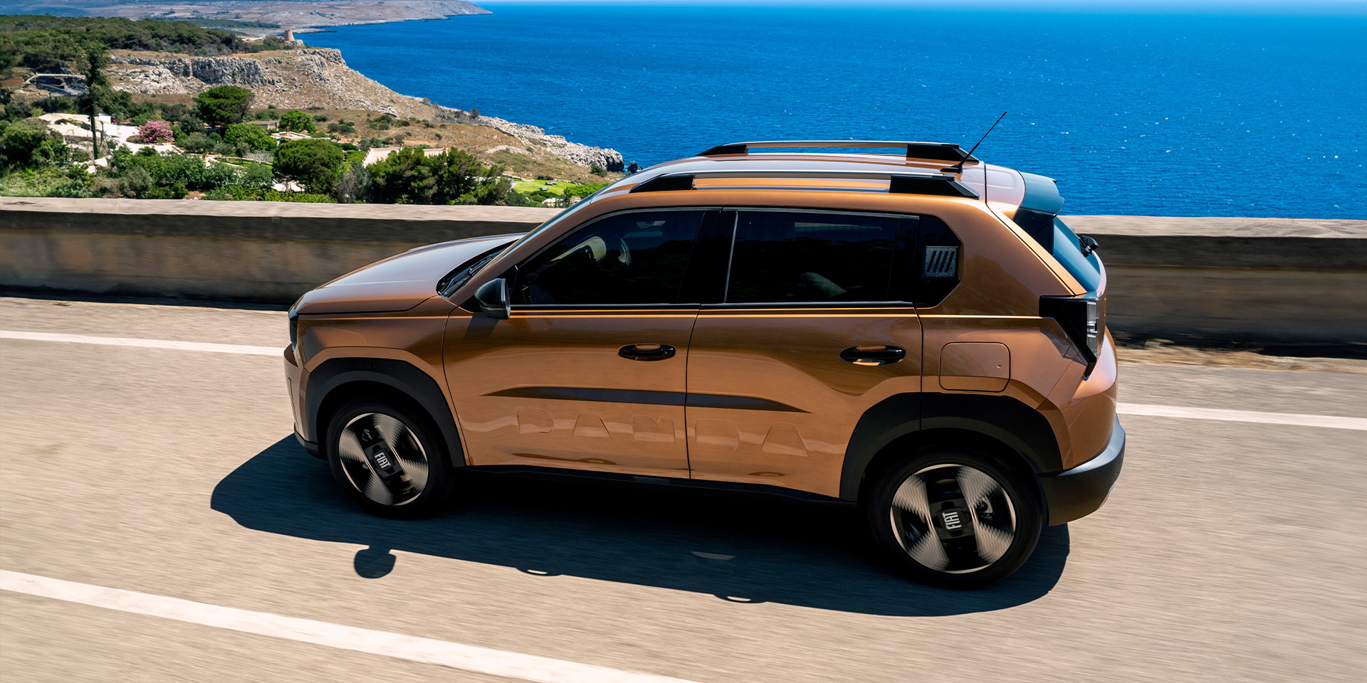 SUV compacto con bajo consumo, ideal para ciudad.