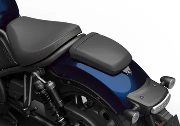 La custom que siempre olvidas parece americana, tiene un motor de trail eterno... y es más barata de lo que piensas.
