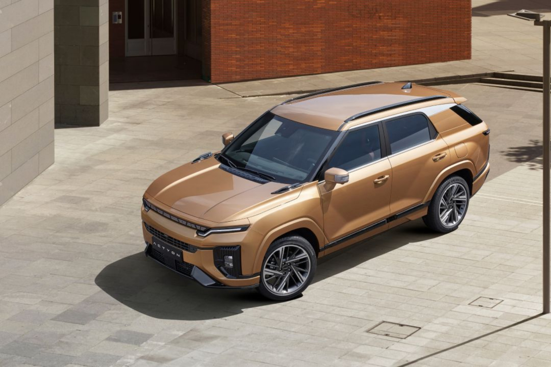 Parece un Range Rover Velar, pero es un SUV coupé asequible.
