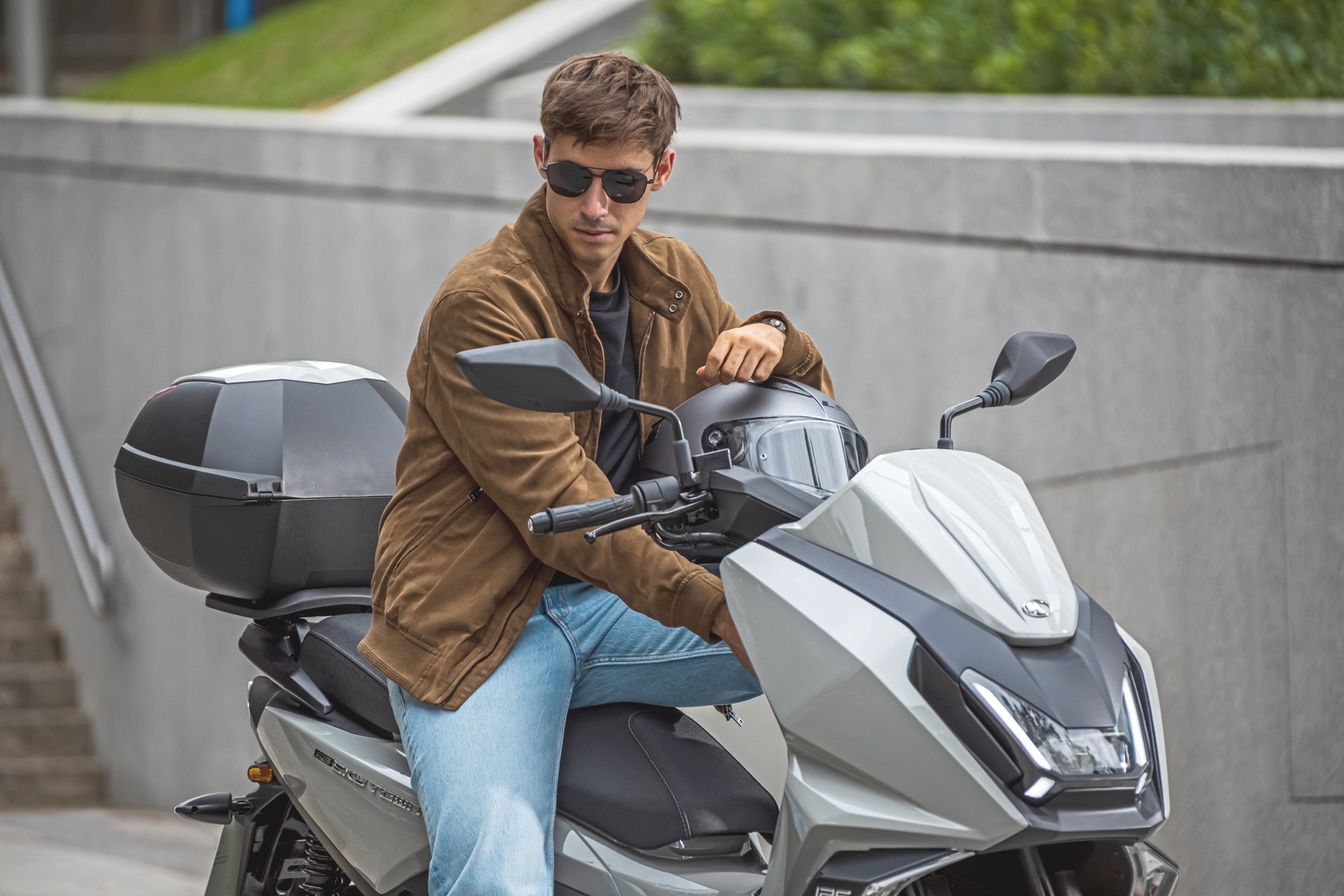 El scooter por el que merecía la pena esperar, y va a arrasar, empieza 2025 siendo mucho más barato.