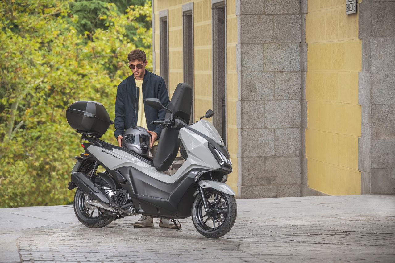 El scooter por el que merecía la pena esperar, compacto y listo para arrasar en 2025.