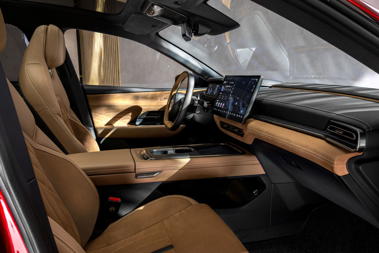 Interior del Mazda 6e, que combina lujo y tecnología avanzada.