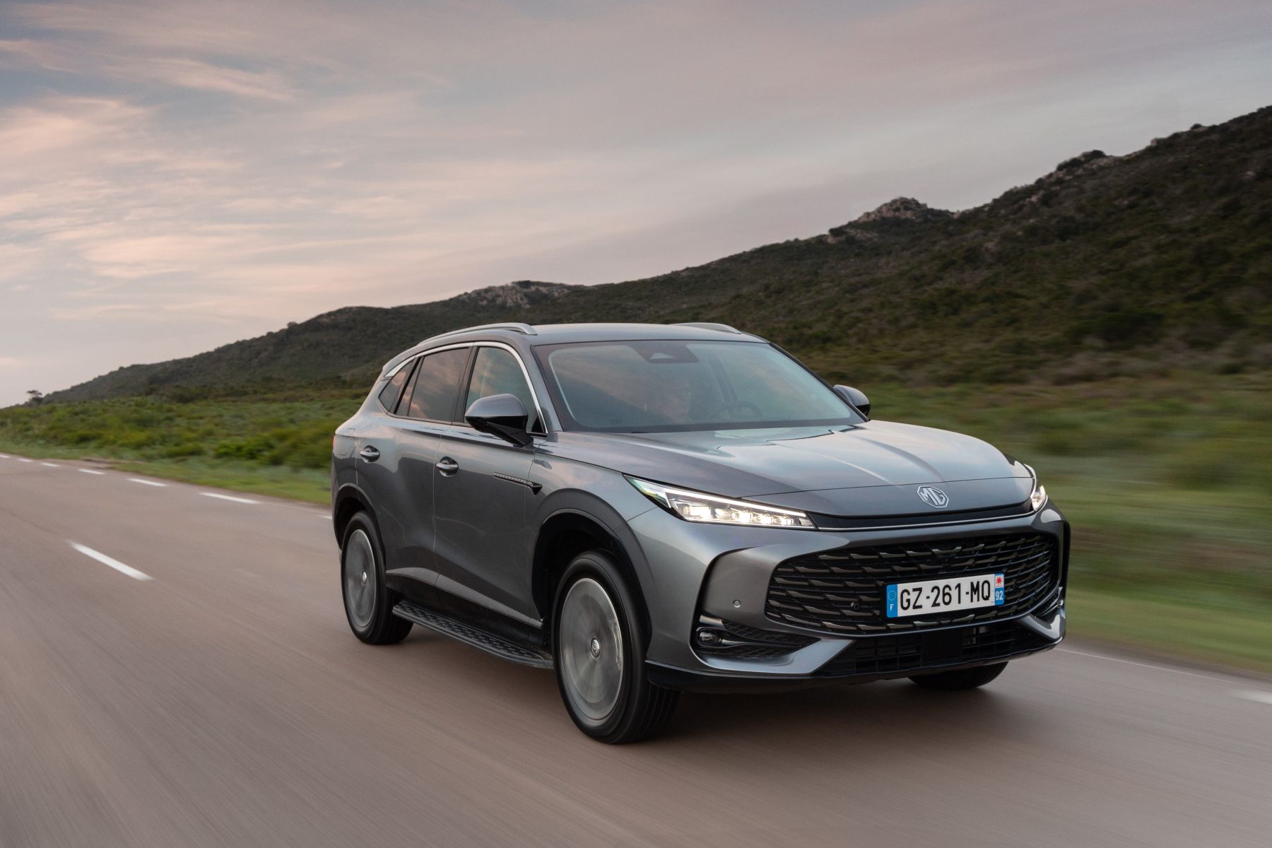 Este SUV tiene más espacio y maletero que el Omoda 5, es más potente y cuesta lo mismo.