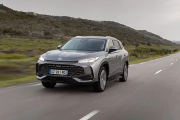 Este SUV ofrece un diseño moderno y atractivo, ideal para quienes buscan estilo y funcionalidad.
