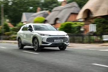 Este SUV tiene más espacio y maletero que el Omoda 5, es más potente y cuesta lo mismo.
